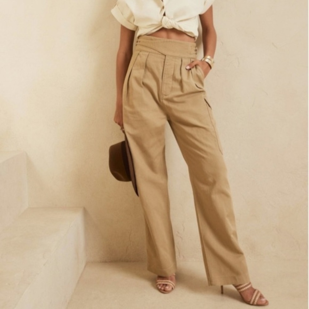 NwT Banana Republic Factory Seafarer Pant Women’s size 2 in Tan/ Kelp
